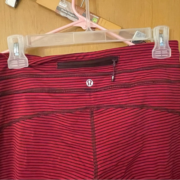 Lululemon capris - Picture 4 of 6